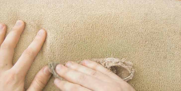 Cómo limpiar un sofá de tela