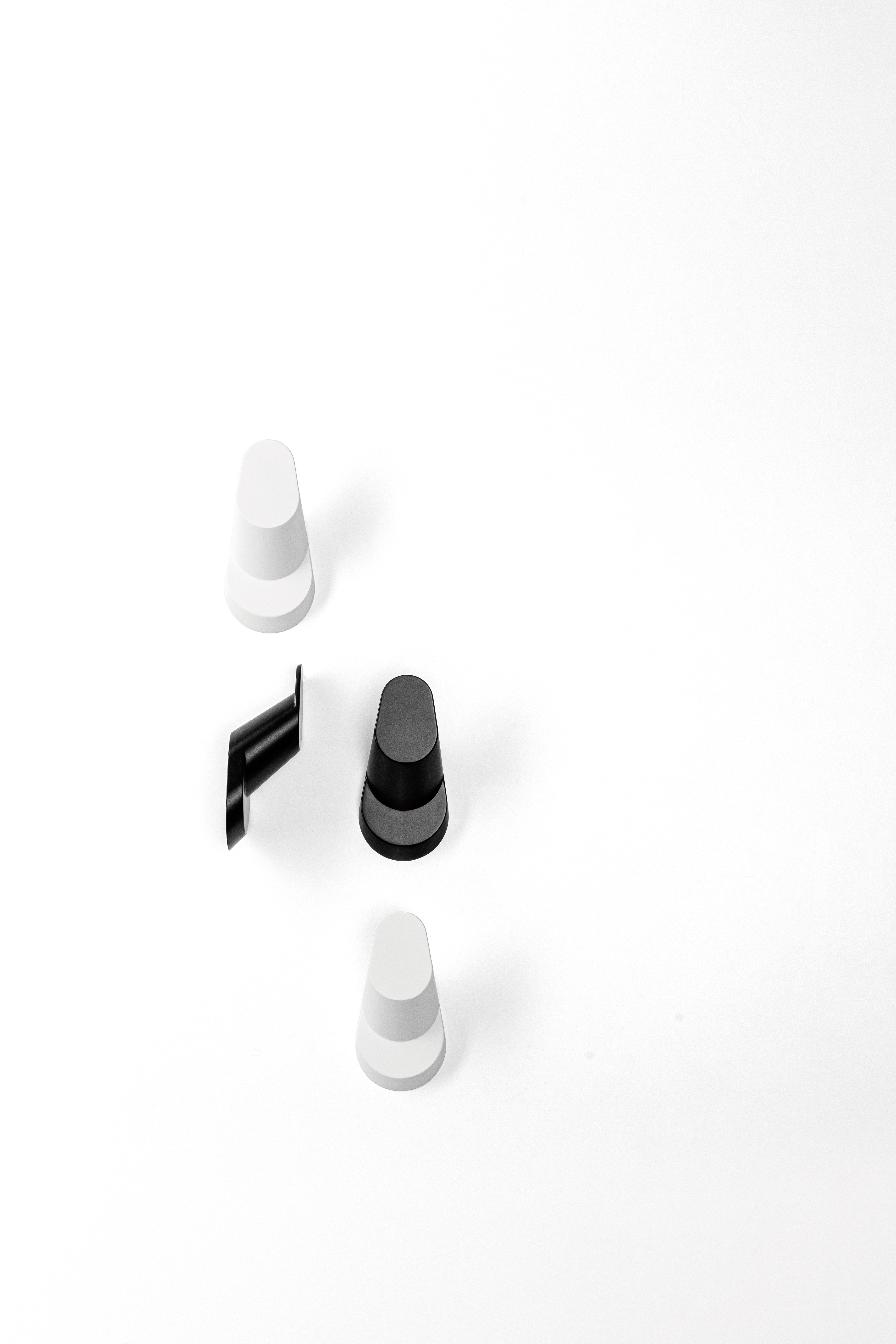 Zamak wall hook CRESTT 7004 | Viefe