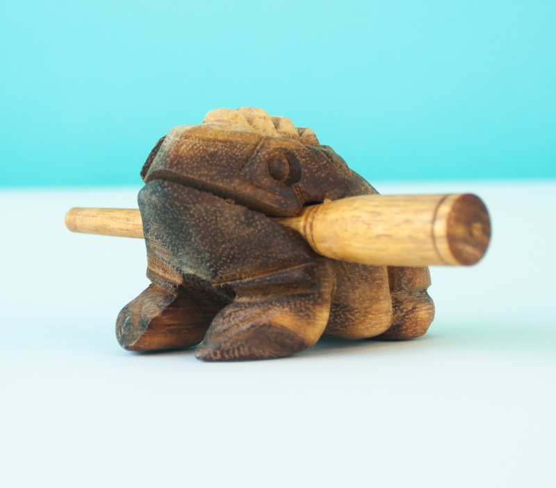 Rana sonora de madera