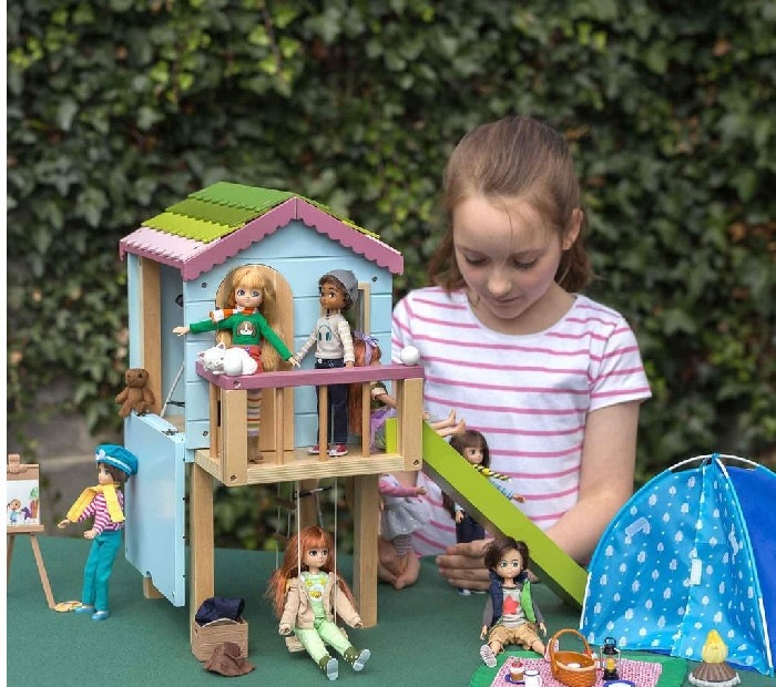 casita de madera para muñecas lottie