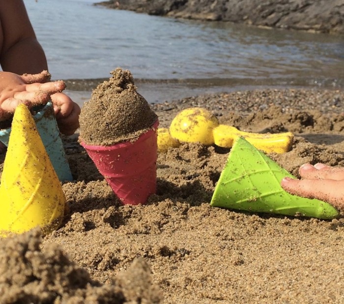 Faroby Juguetes de Playa para Helado, Paquete de 3 Juguetes de Playa para Helado, Arena para niños con Conos de plástico - Caja de Arena portátil para Faroby Juguetes de Playa para Helado, Paquete de 3 Juguetes de Playa para Helado, Arena para niños con Conos de plástico - Caja de Arena portátil para