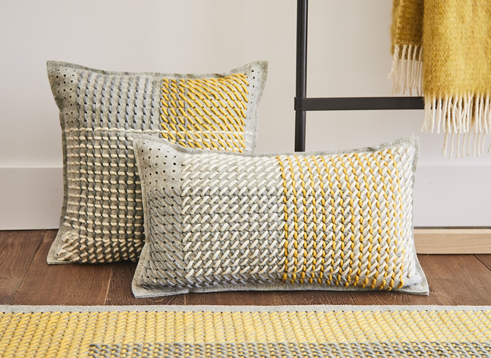 CANEVAS GEO CUSHION GREY