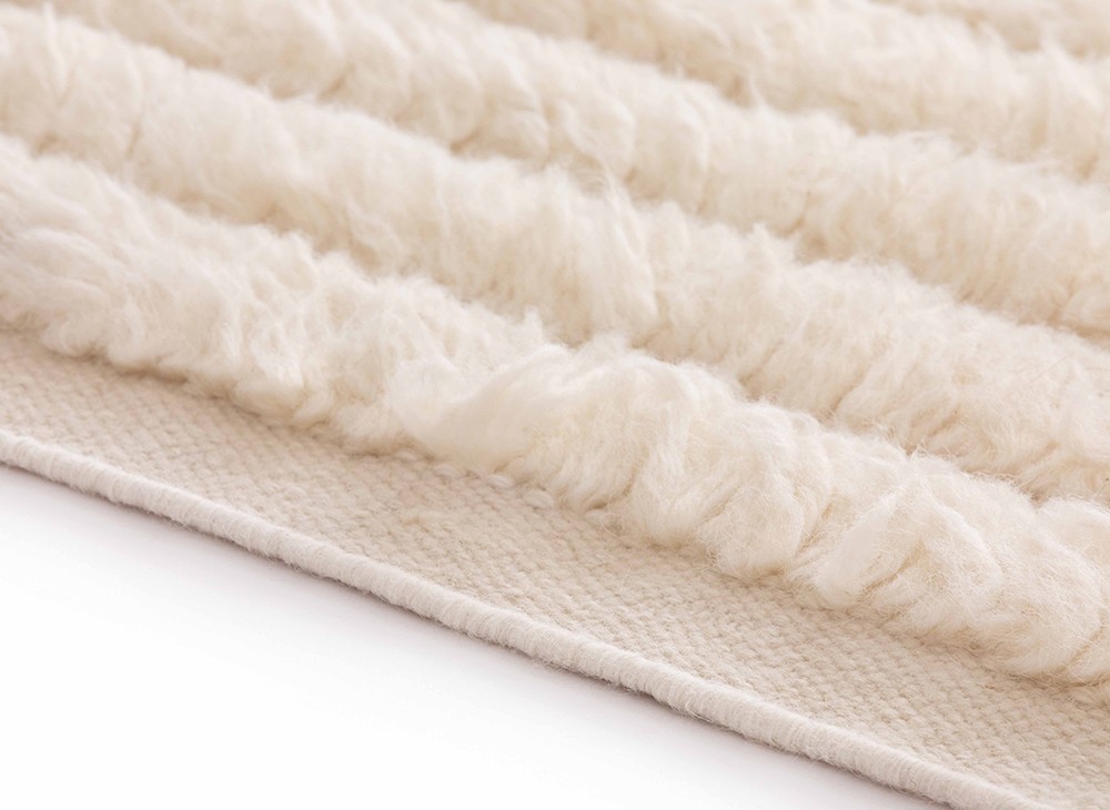 White Rug Line GAN | White rug from our Lines collection
