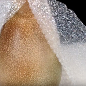 como embalar con plastico de burbuja