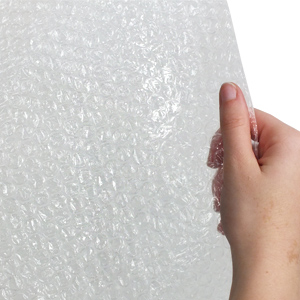 como embalar con plastico de burbuja