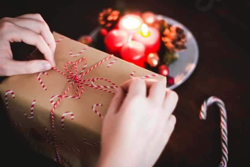 Cómo enviar un regalo por correo