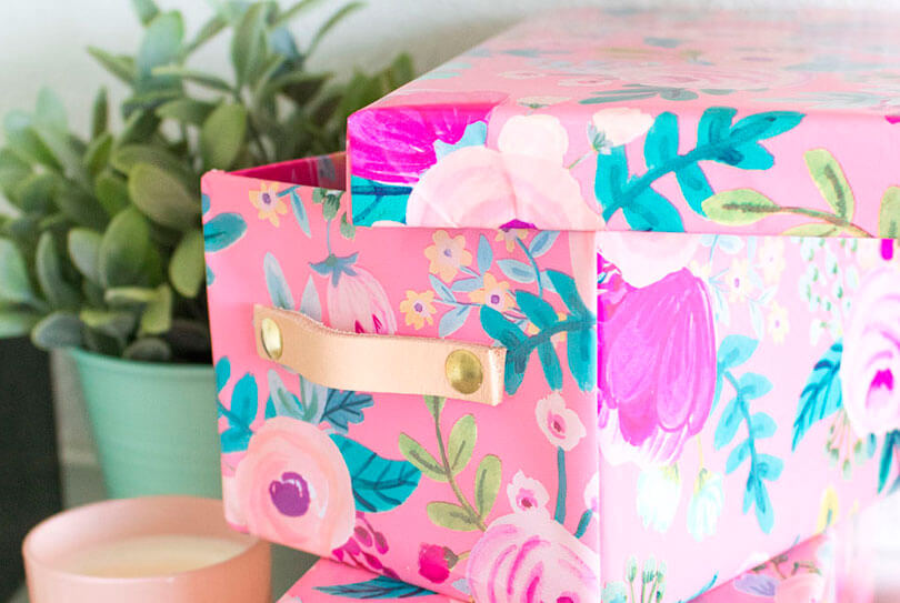 ¿Cómo forrar cajas de cartón?