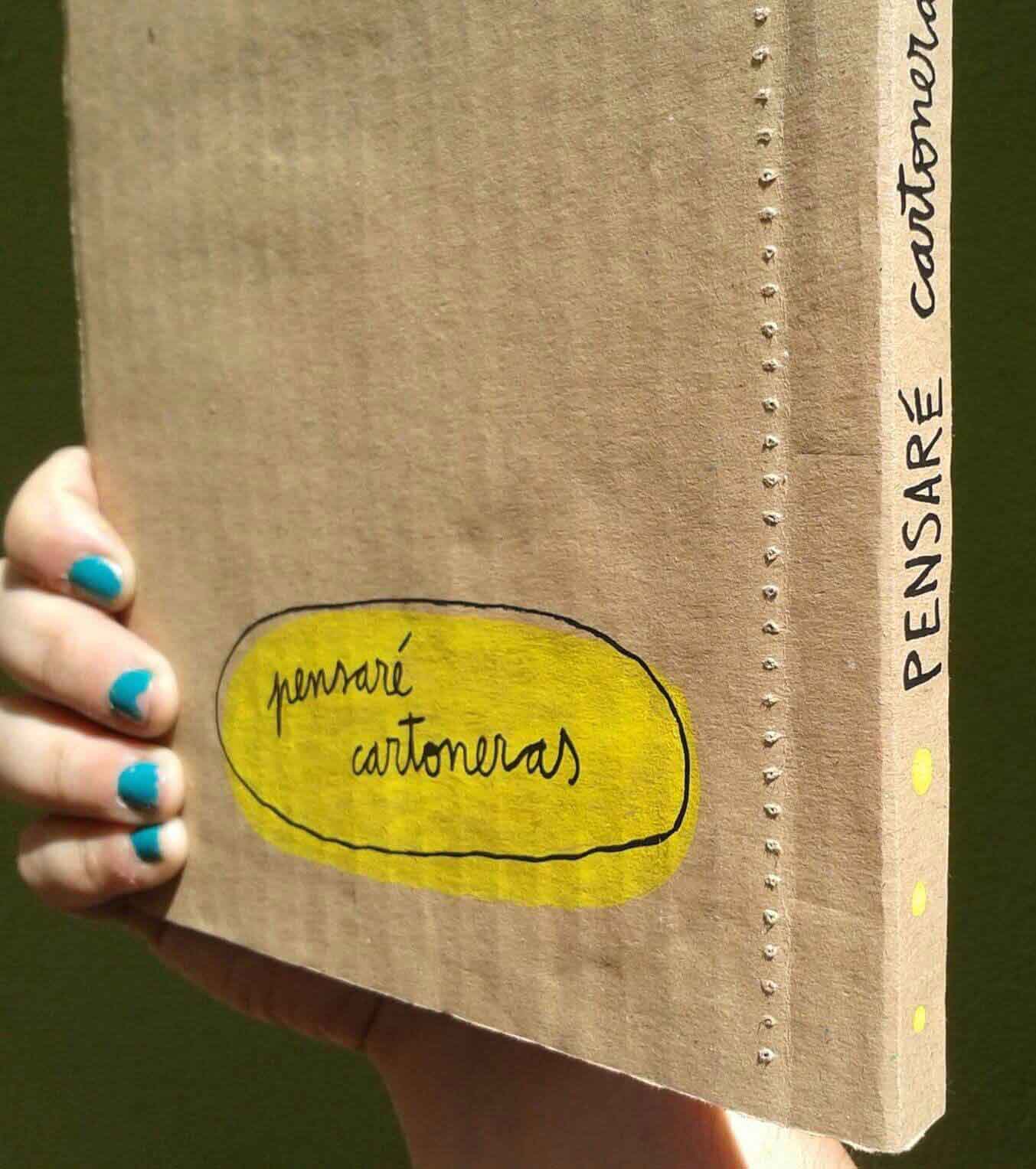 pensare-cartoneras-manos