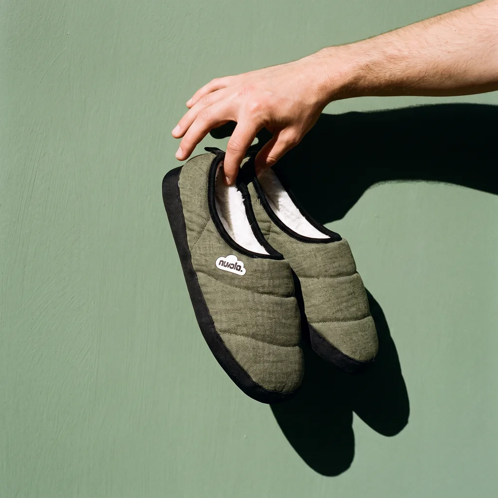 Pantuflas unisex Marbled Chill, en color verde oscuro| Nuvola