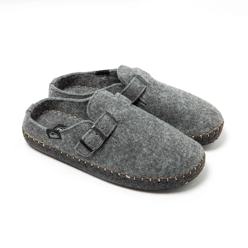 Zueco Belt con suela de goma y correa, en color gris Nuvola