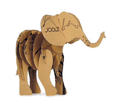 Elefante montado con piezas de cartón