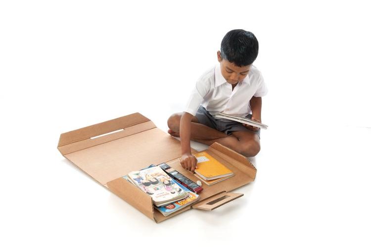 kartox-cajas-recicladas-pupitre-mochila-01