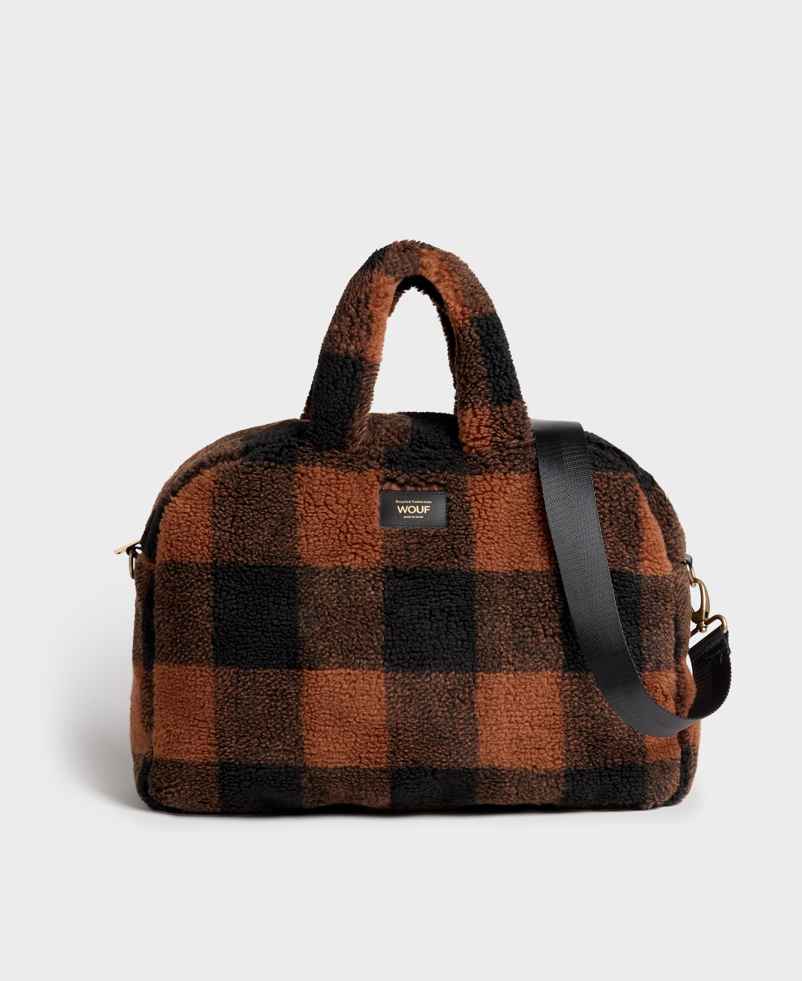 https://images.logicommerce.cloud/92/products/WOUF-TWB230039-Weekend-Bag-Brownie-Front_l.jpg